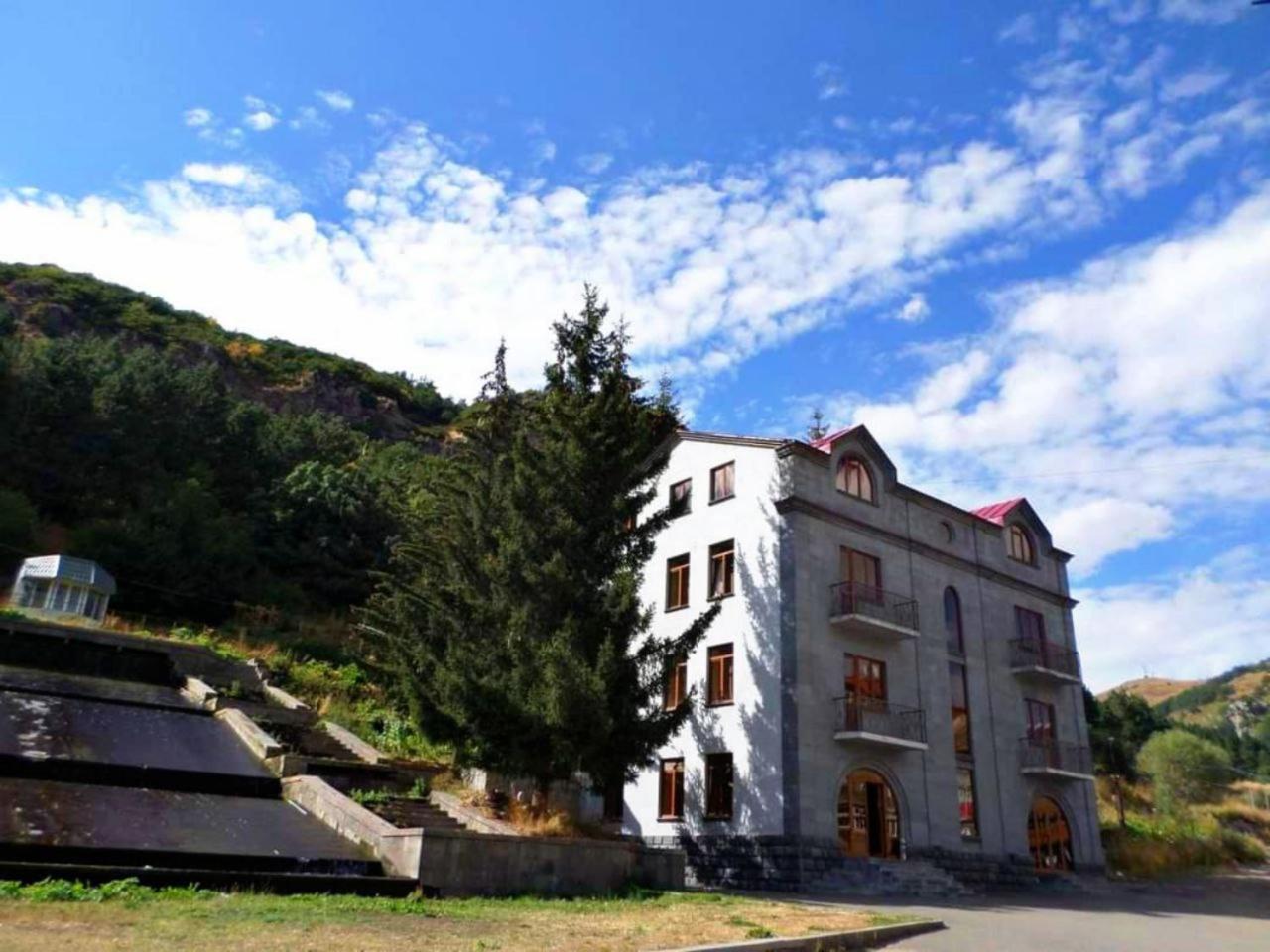 Jermuk Villa Imperial Екстериор снимка