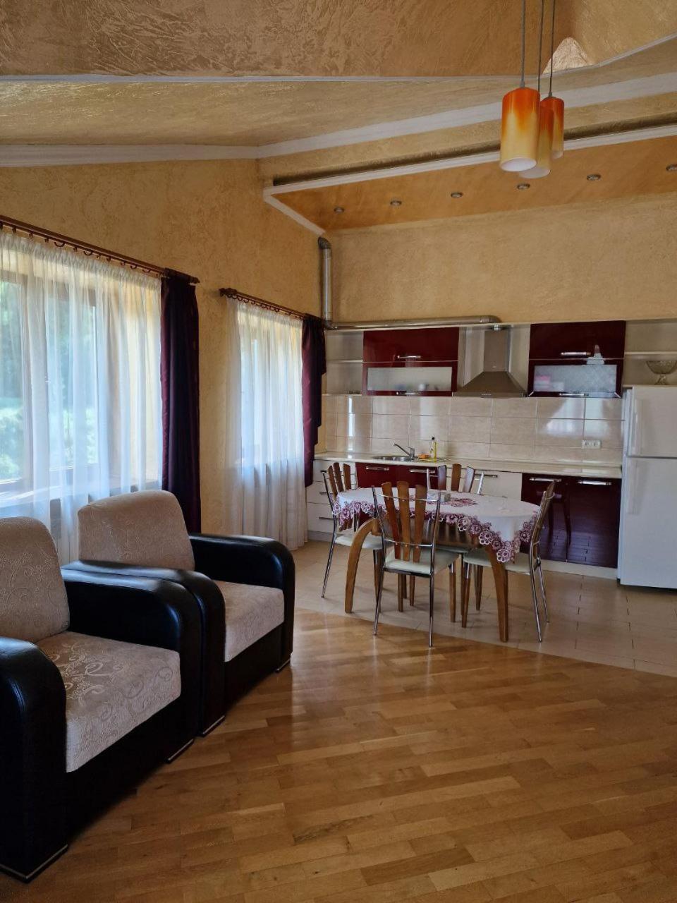 Jermuk Villa Imperial Екстериор снимка